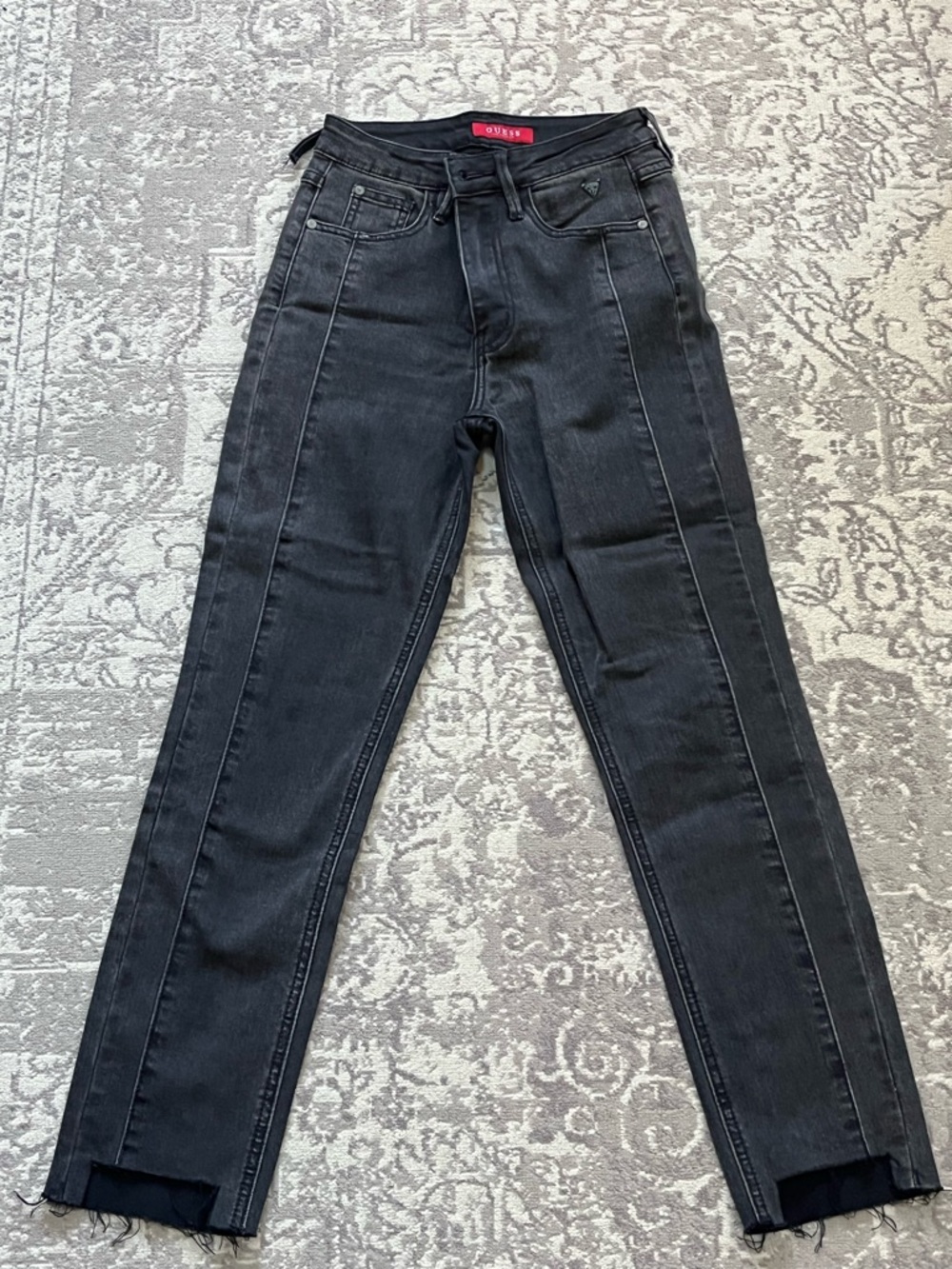 Guess Slim Straight Jeans in Black